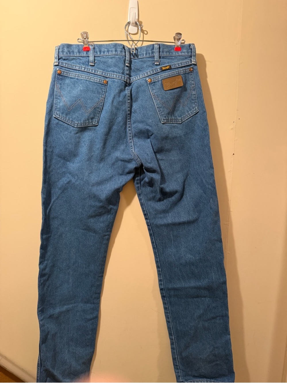 Wrangler Men’s Jeans mid wash size 35x36